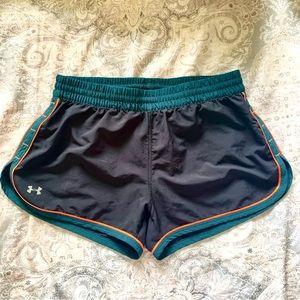 black under armour athletic shorts